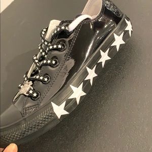 Miley Cyrus converse !